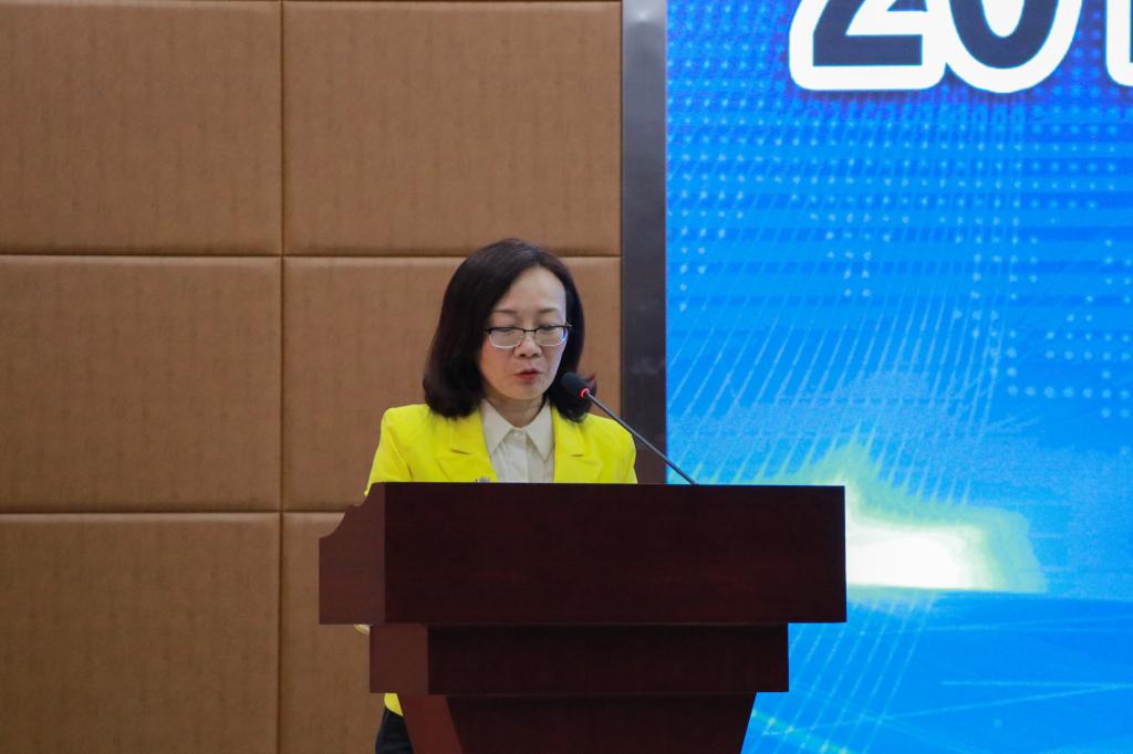 繼續(xù)教育學院調研 E62F